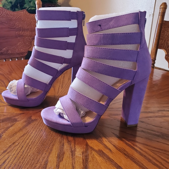 Heels - Picture 1 of 4